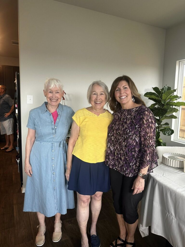 3 sisters at an Austin wedding